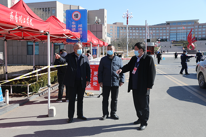 校领导在济南校区现场督导