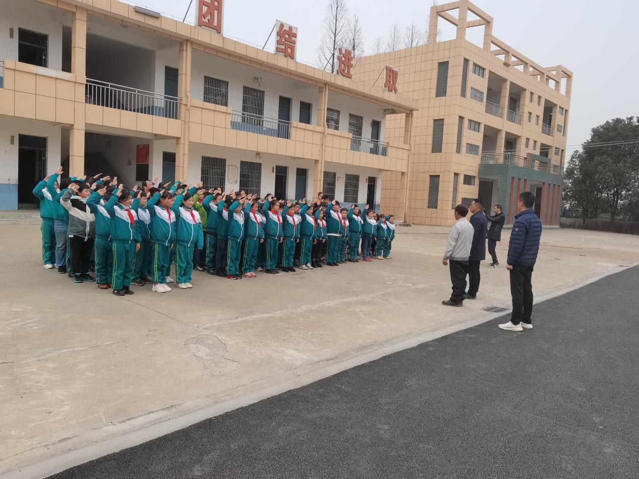 安徽庐江县柯坦镇开展学雷锋精神弘扬文明新风主题活动