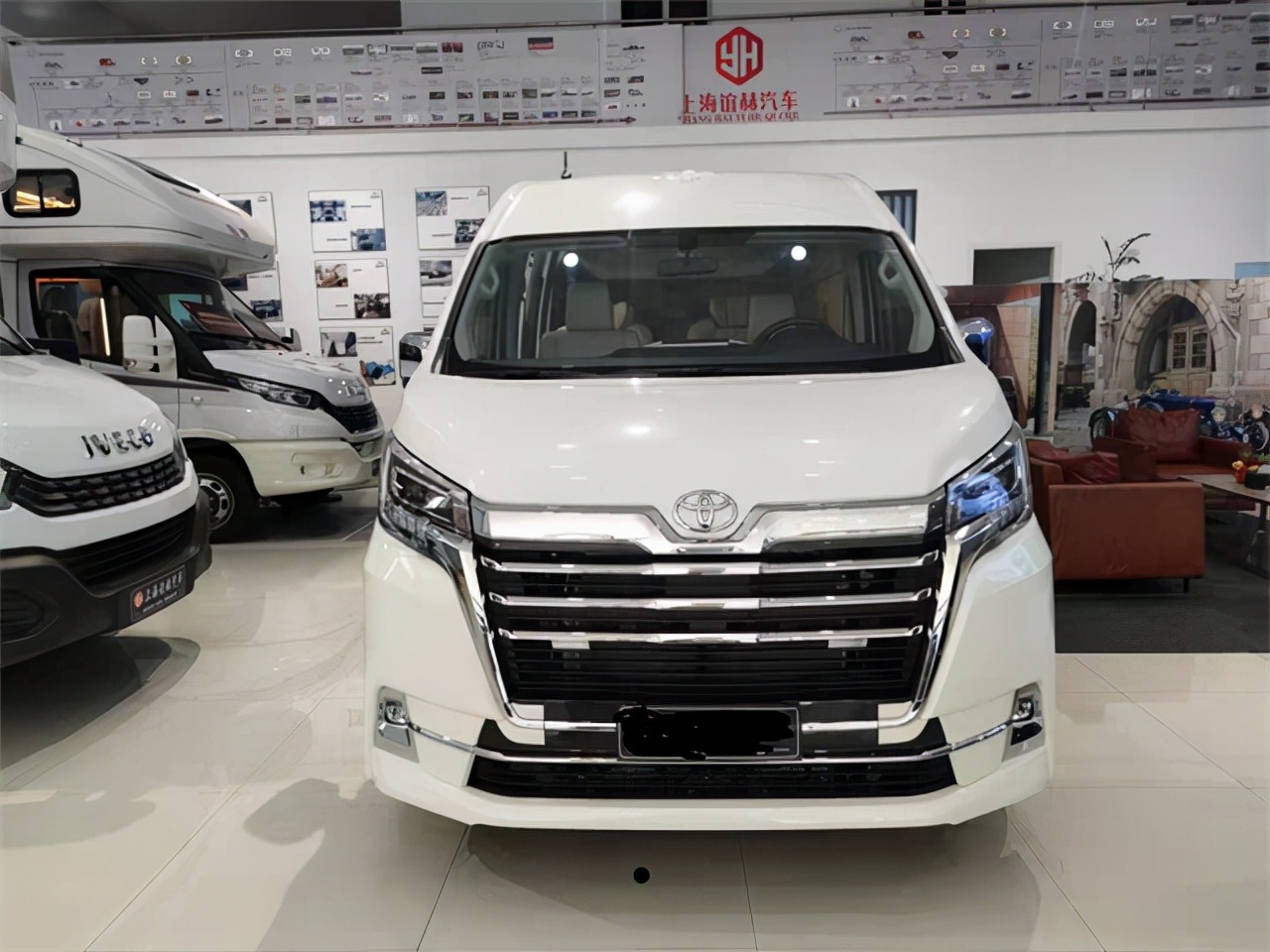 进口丰田海狮九座商务车hiace升级案例