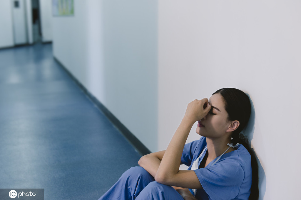 女性抑郁风险更高 腹式呼吸法、蝴蝶拥抱法可减压