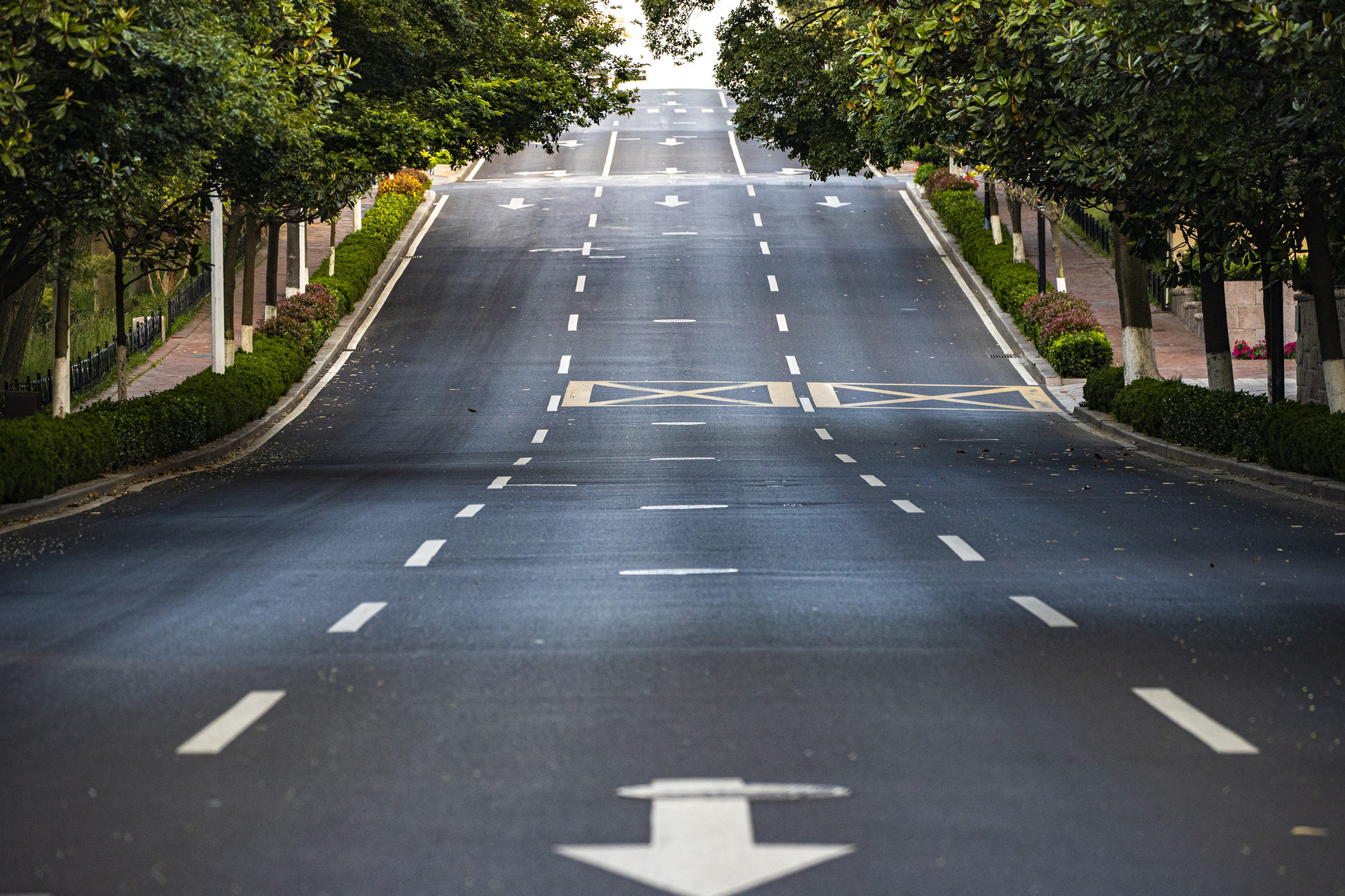 “时空穿梭机” 同样是百年老洋房青岛咋这么时髦？