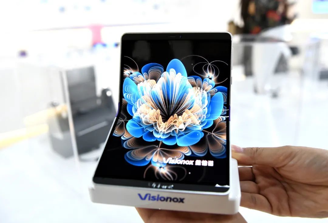 维信诺柔性显示屏产品 (资料图)