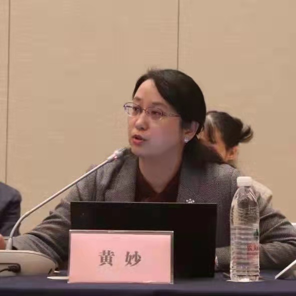 黄妙律师心中无茧天地宽