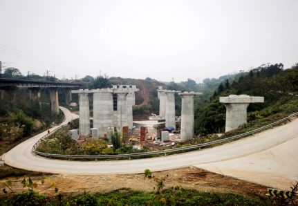 渝合线一期双土地大桥施工现场关坝铁路专用线关坝铁路专用线全长约
