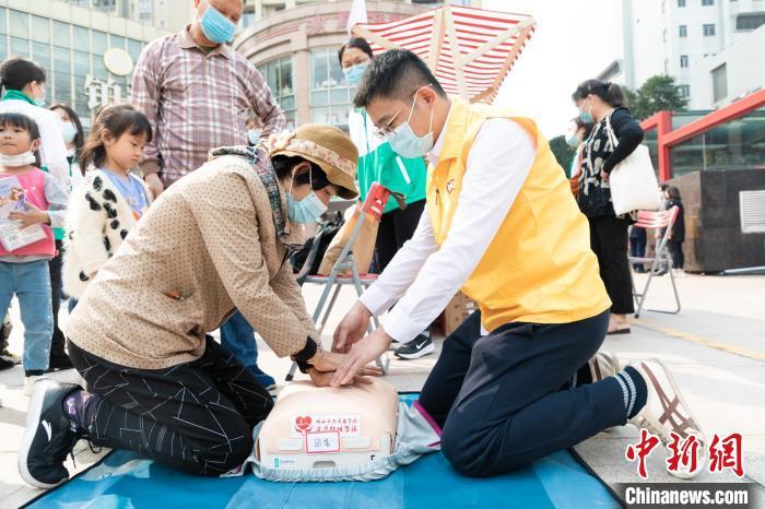 广东实名注册志愿者逾1400万青年志愿者是主力军