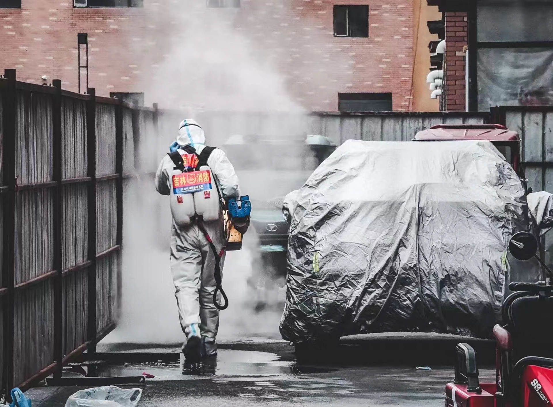 抗疫前线中那一抹闪耀的火焰蓝吉林省消防救援队伍抗疫纪实