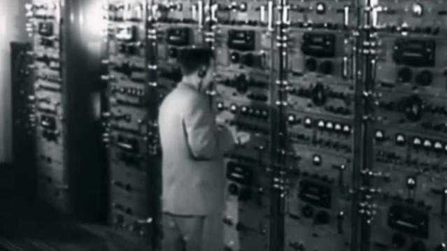 1957年苏联发射第一颗人造卫星，震惊了全世界