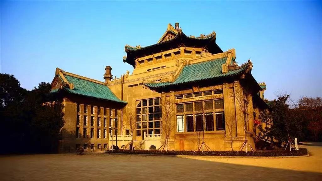 图为武大标志性建筑