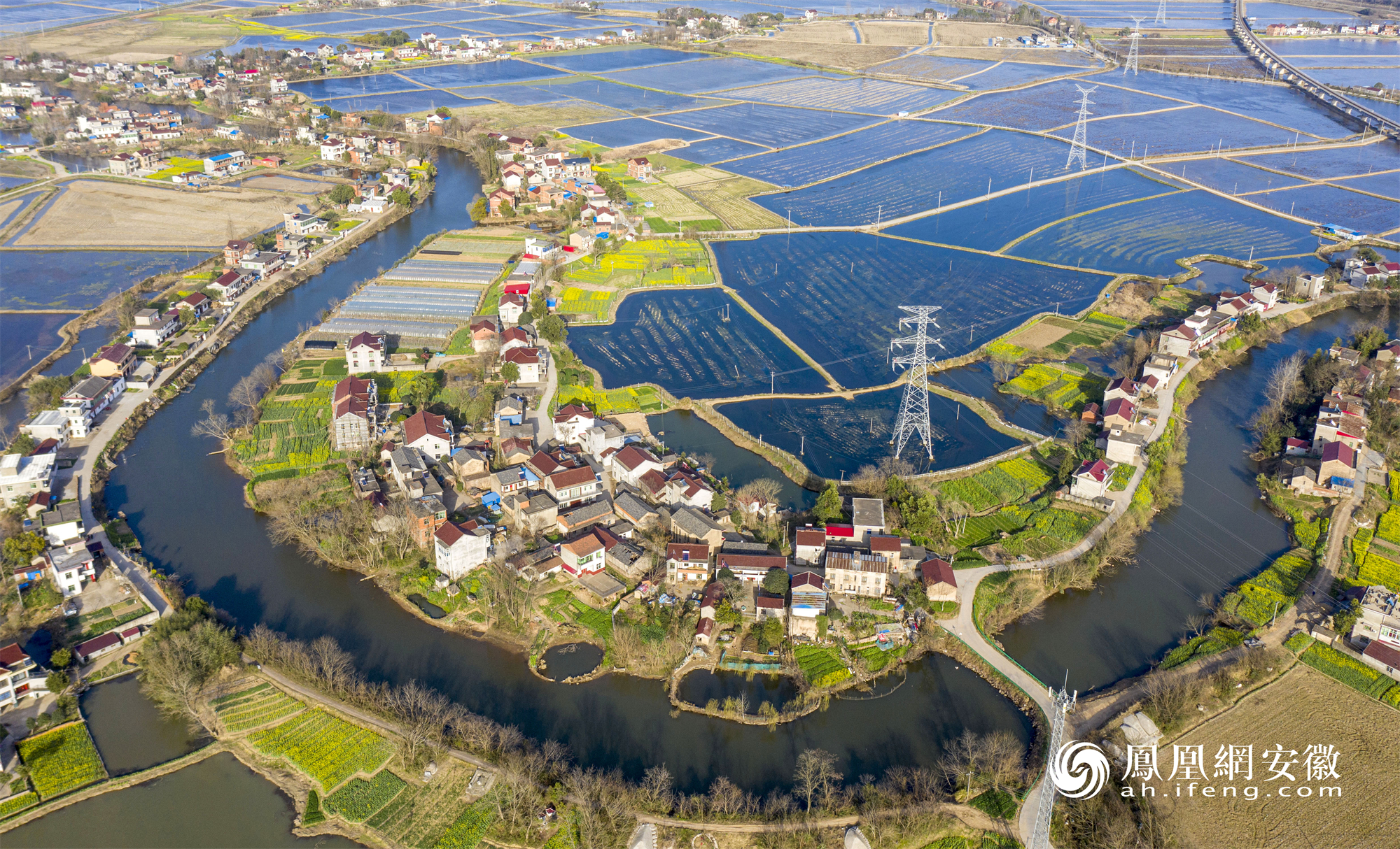 1/102022年3月8日,安徽省合肥市庐江县泥河镇天井村,黄绿相间的春色把