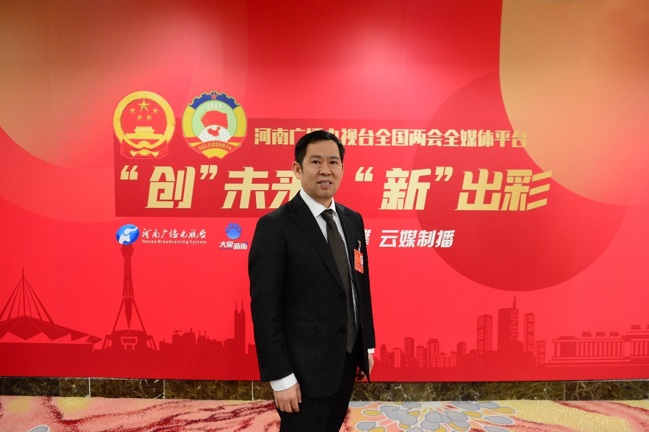 方运舟代表在两会会场