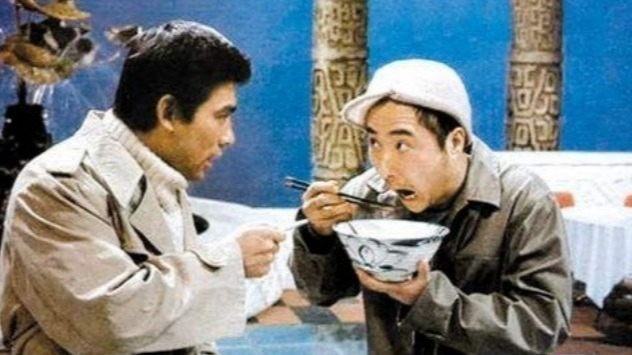 回顾经典：朱时茂和陈佩斯的《吃面条》，实在是太搞笑了
