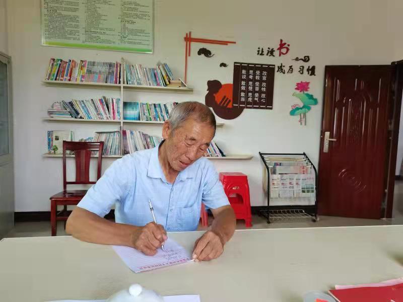 魏朝庆：退休不退志 离岗不离党