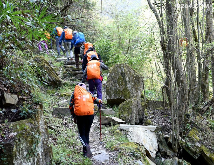 翻越摩天岭重走阴平古道