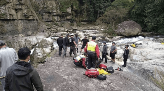 《红海行动》摄影师拍新片意外坠亡 主演炎亚纶停工为其讨说法