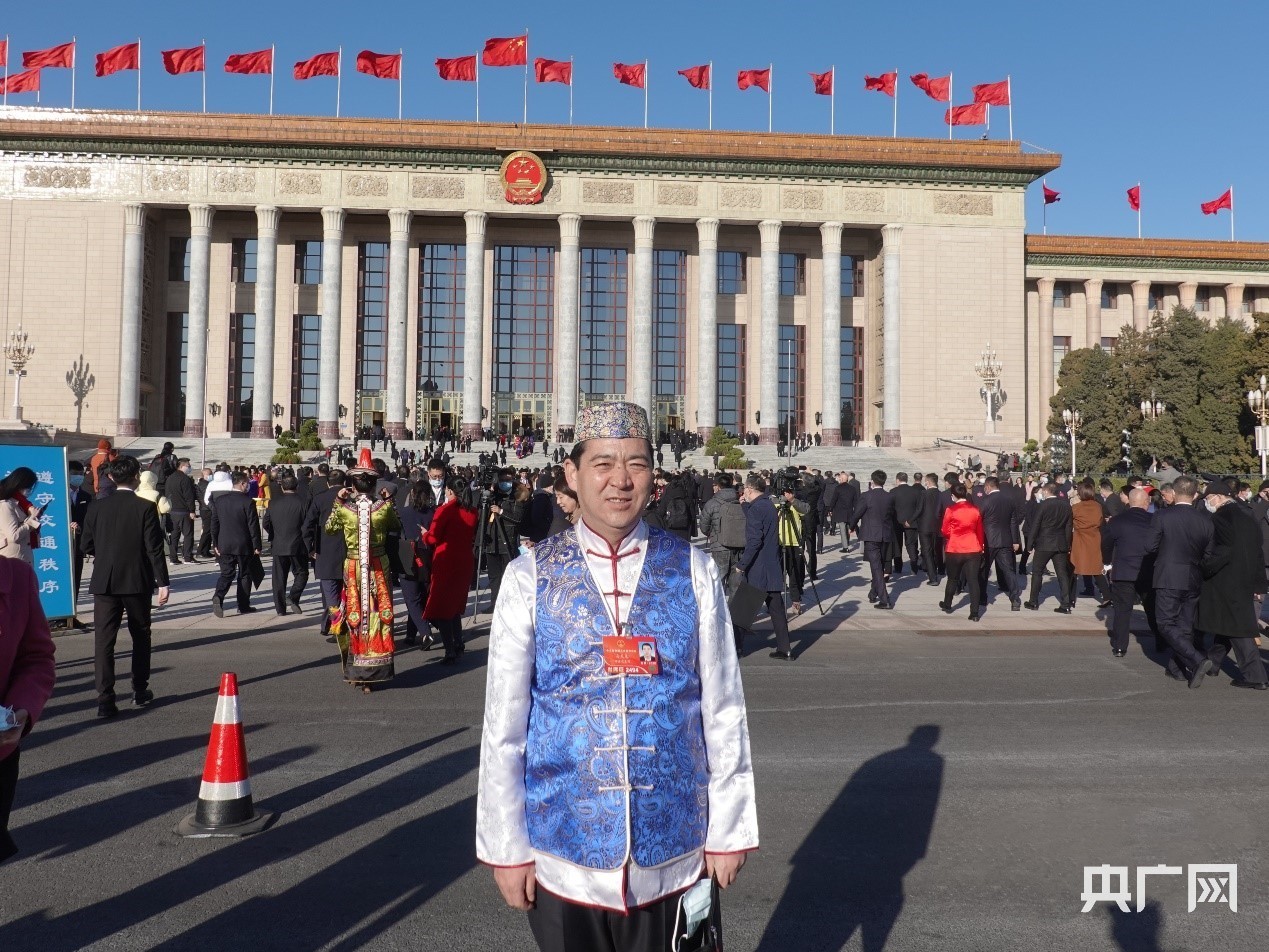 全国人大代表,甘肃省临夏回族自治州广河县庄窠集镇西坪村党支部书记