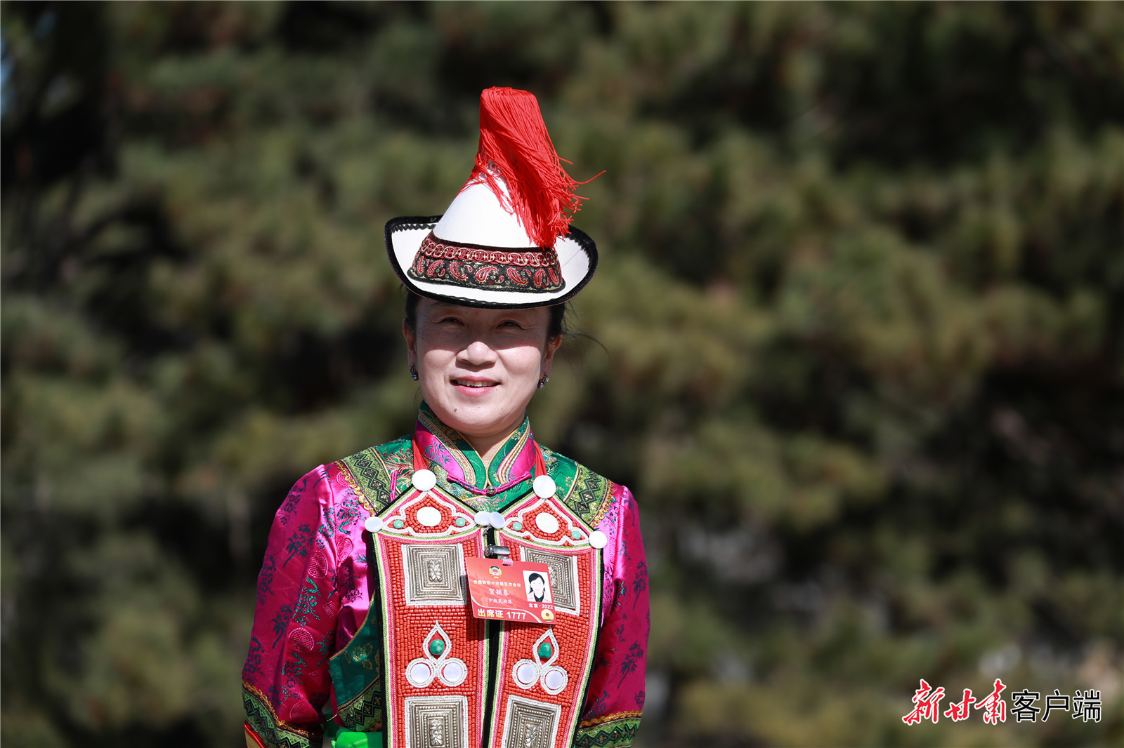 全国政协委员、肃南裕固族自治县第一中学副校长贺颖春