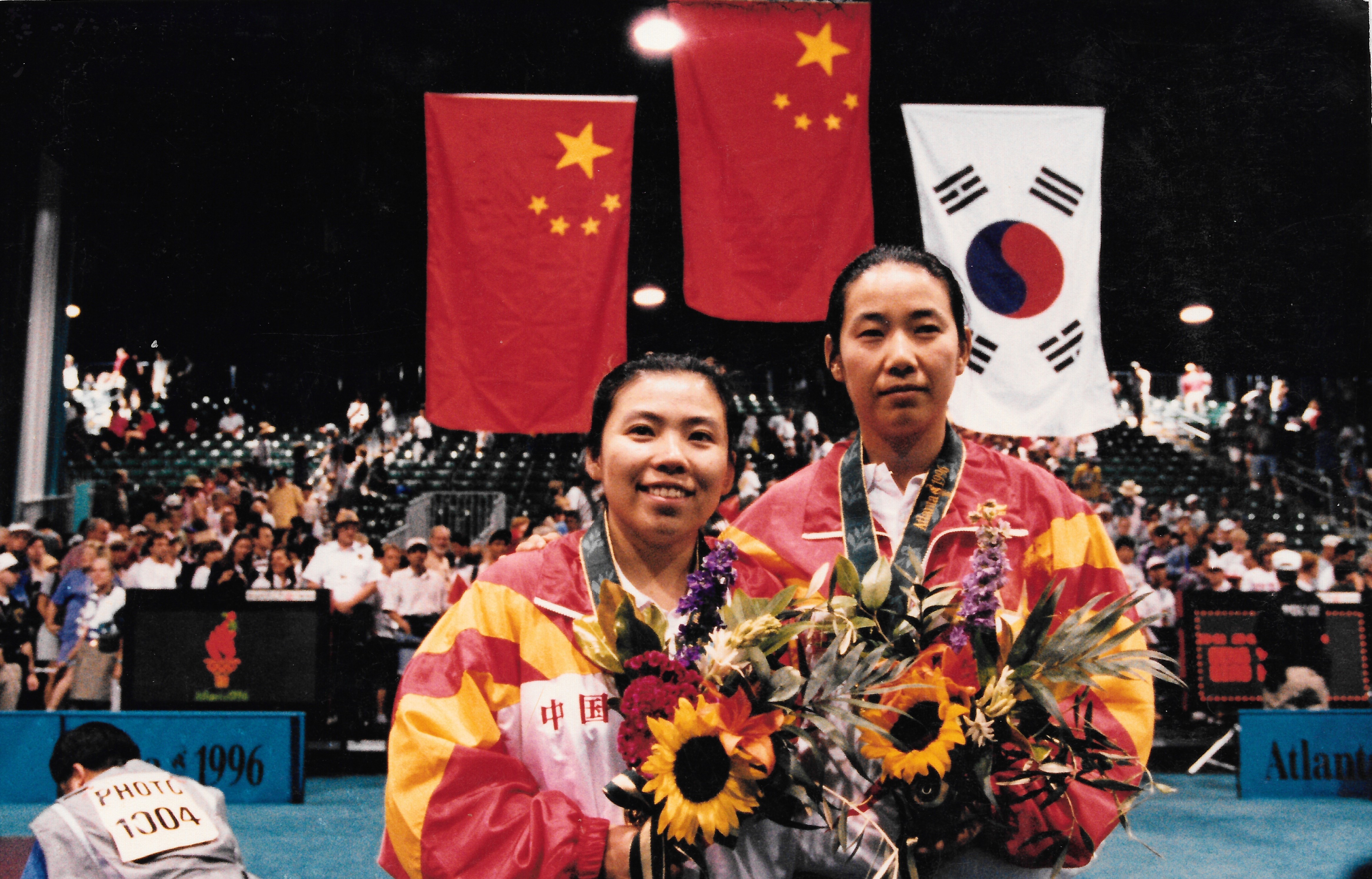 1996年亚特兰大奥运会邓亚萍与乔红卫冕女双冠军