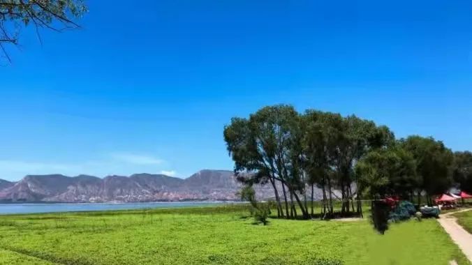 ▲临夏黄河岸边的“洱海”