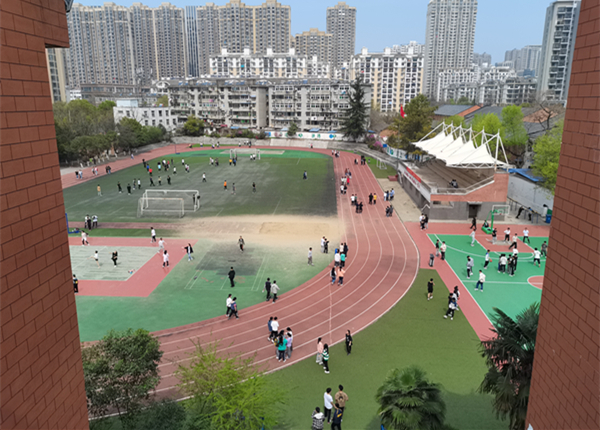 合肥市庐阳高中封闭管理建好防疫墙食堂配餐筑牢防护网