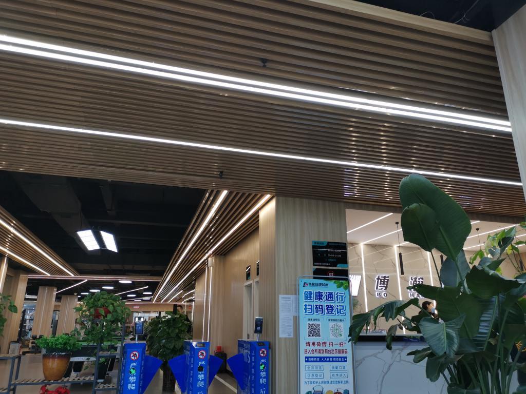 私教辞职女模特要求退费 拒绝换新教练 健身房：她以貌取人