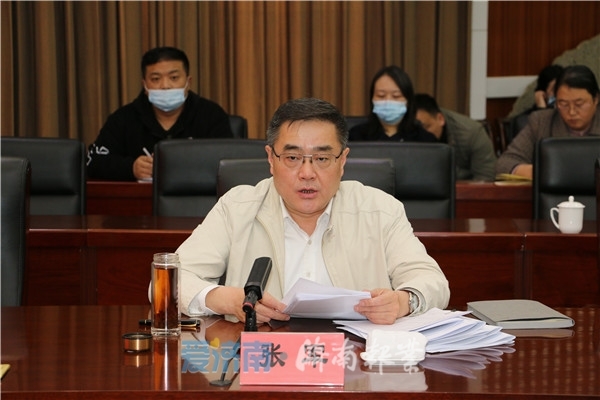 区委书记张军主持学习并讲话.