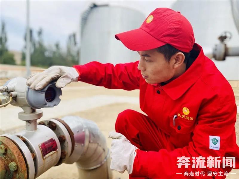 ▲工作中的王军