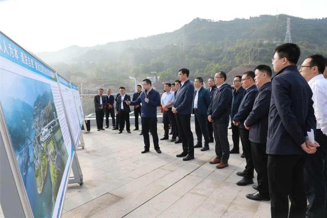 云阳县委书记覃昌德把重点项目建设作为经济工作的重中之重