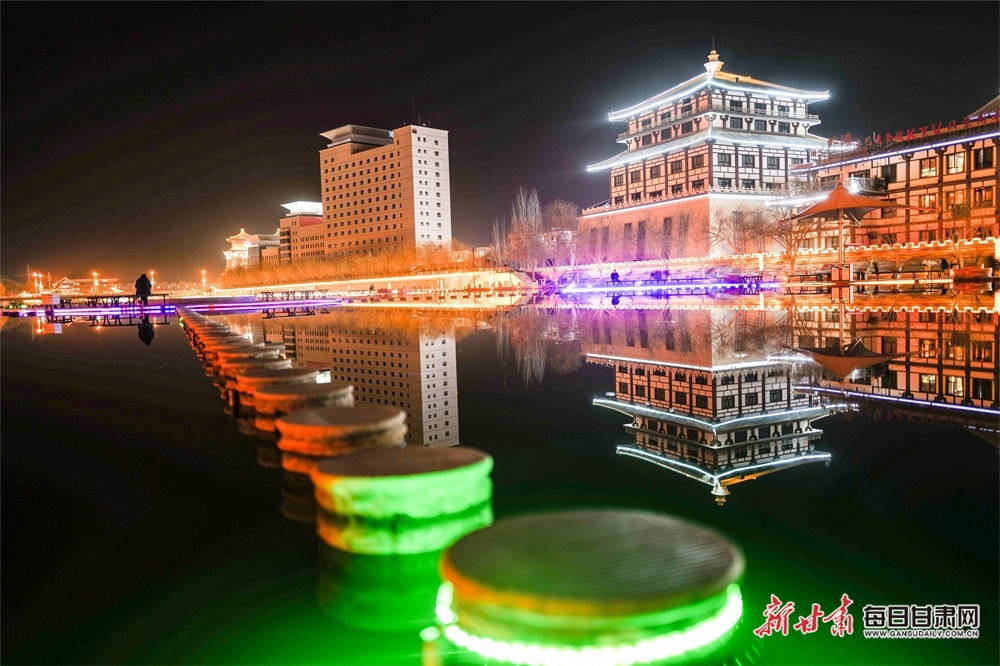 敦煌党河风情线夜景