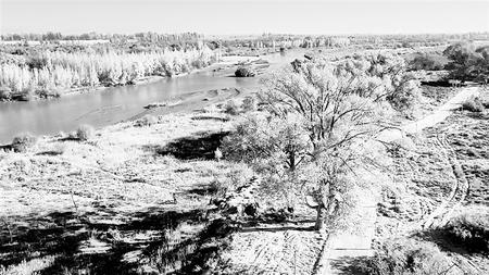 石羊河，汉代称“谷水”，千百年来滋养着河西大地。