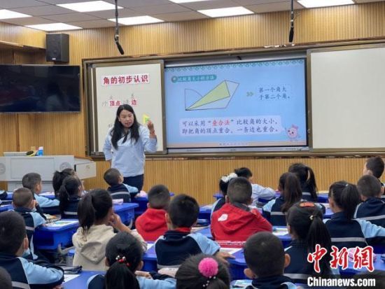 近日，兰州市城关区一只船小学探索“灵动课堂”模式，注重启发式教学。兰州市城关区一只船小学供图