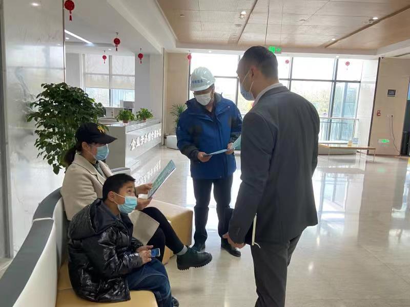 电梯困人怎么办？这里进行了一次电梯应急救援演练