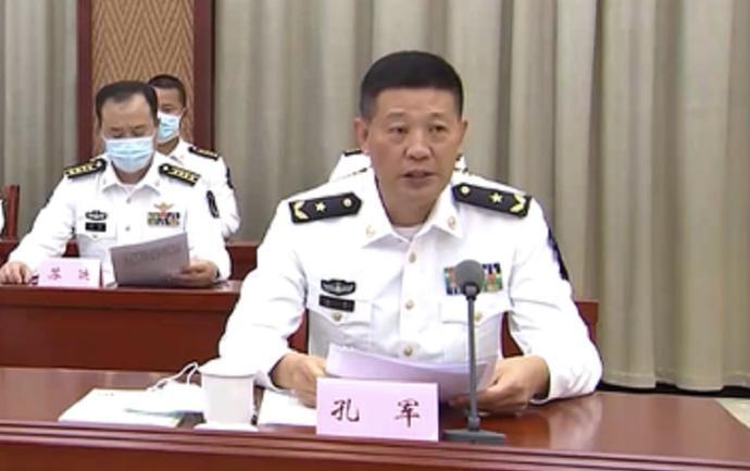 担任海军陆战队司令员期间，孔军曾参加过庆祝中国人民解放军建军90周年阅兵。