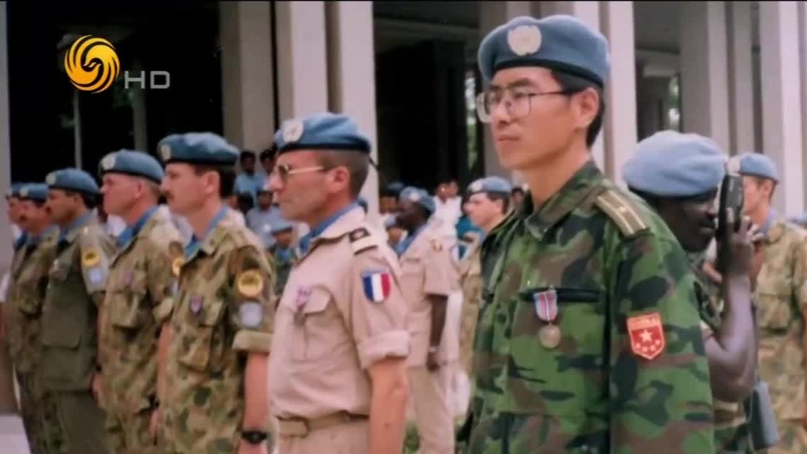 柬埔寨问题是东南亚的焦点，1992年中国派出49名军事观察员队伍参与维和