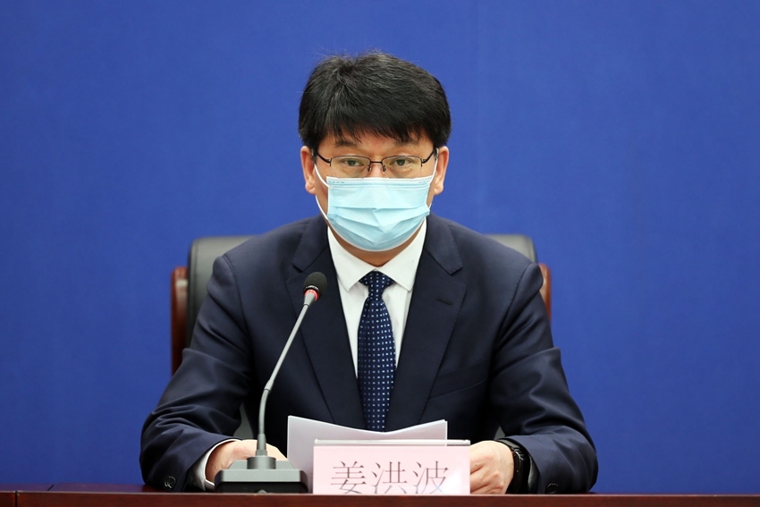 长春市卫健委新闻发言人、副主任姜洪波。耿明哲摄