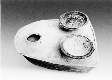 汉代武威磨嘴子出土的陶灶 本版图片均为资料图