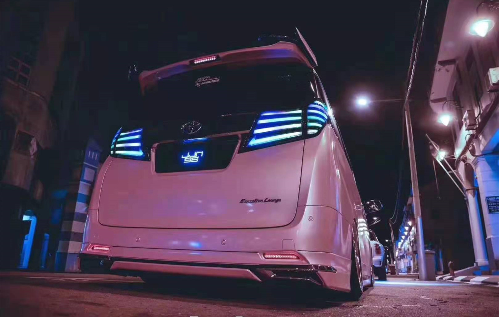 丰田埃尔法改装四座蒙娜丽莎商务报价