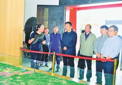 凉山州委书记段毅君完善文旅服务要素推进民族文化繁荣发展