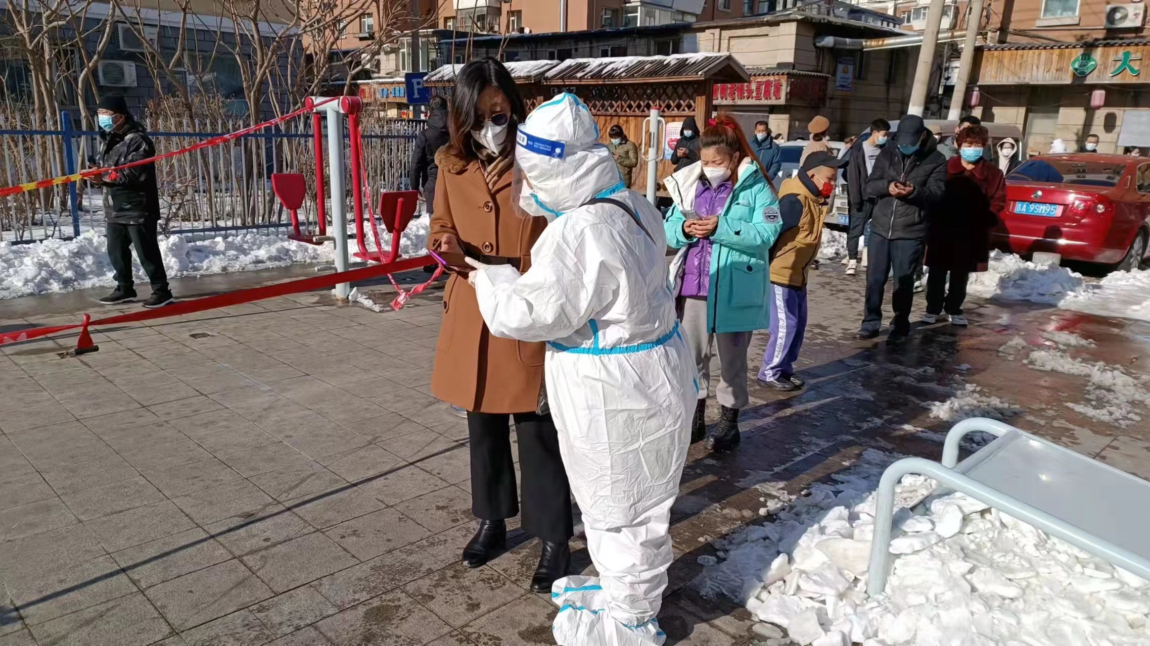 长春市南关区：“退岗”不褪色的志愿者抗“疫”一线尽显优秀党员本色