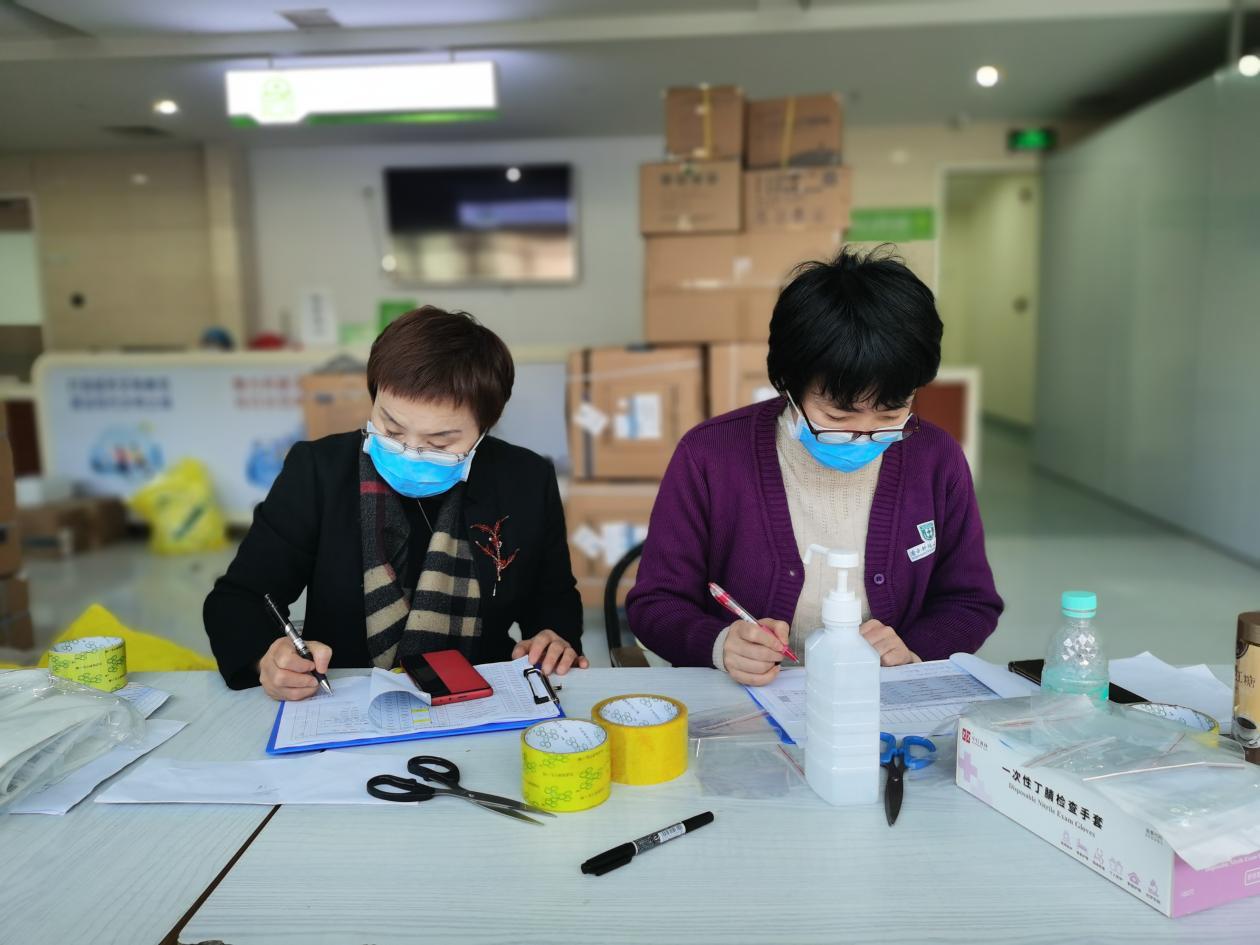 深圳按下“慢行键” 这群人却按下“加速键”