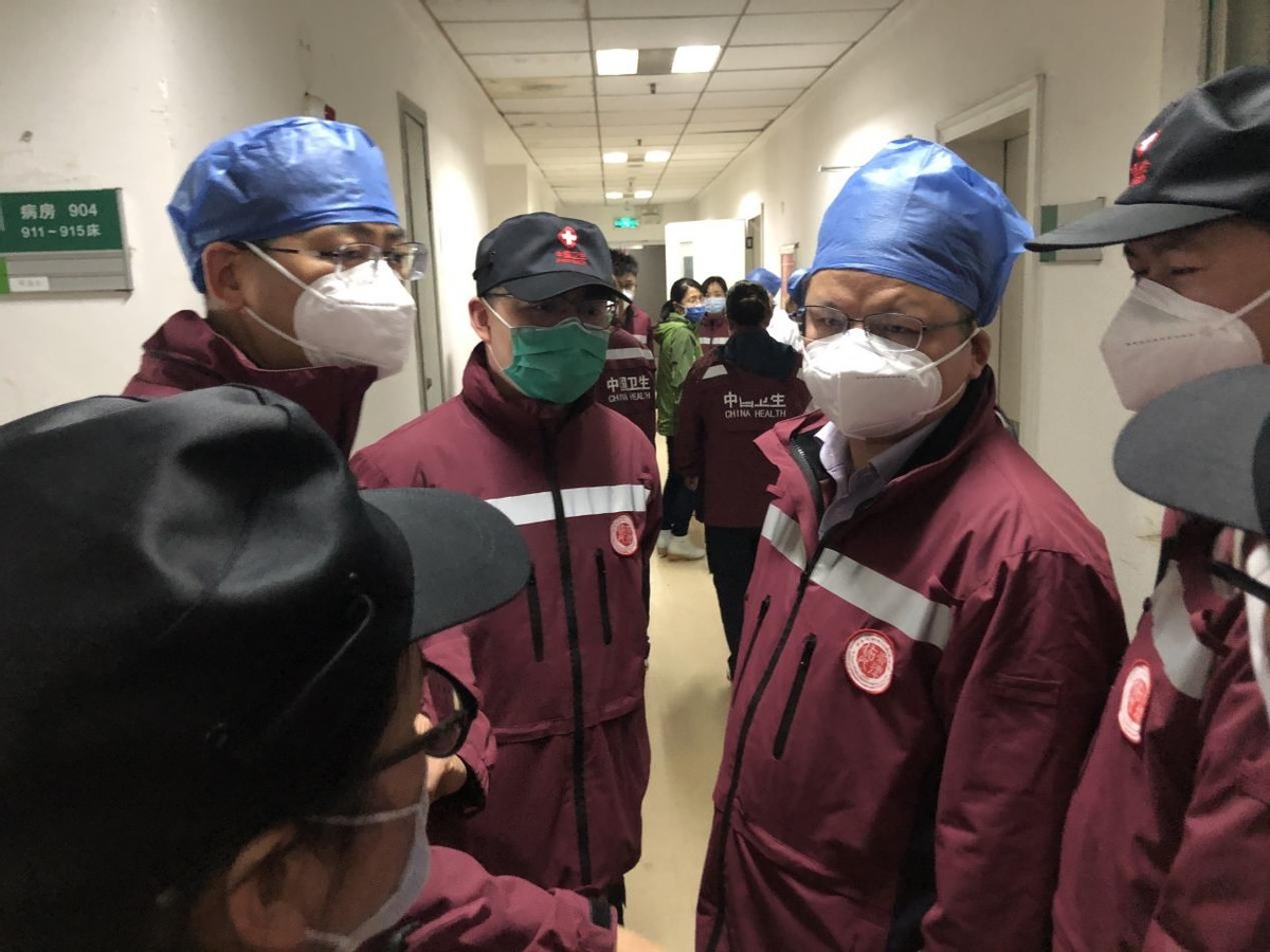 南大二附院援南昌市第九医院抗疫医疗队成建制接管一隔离病区