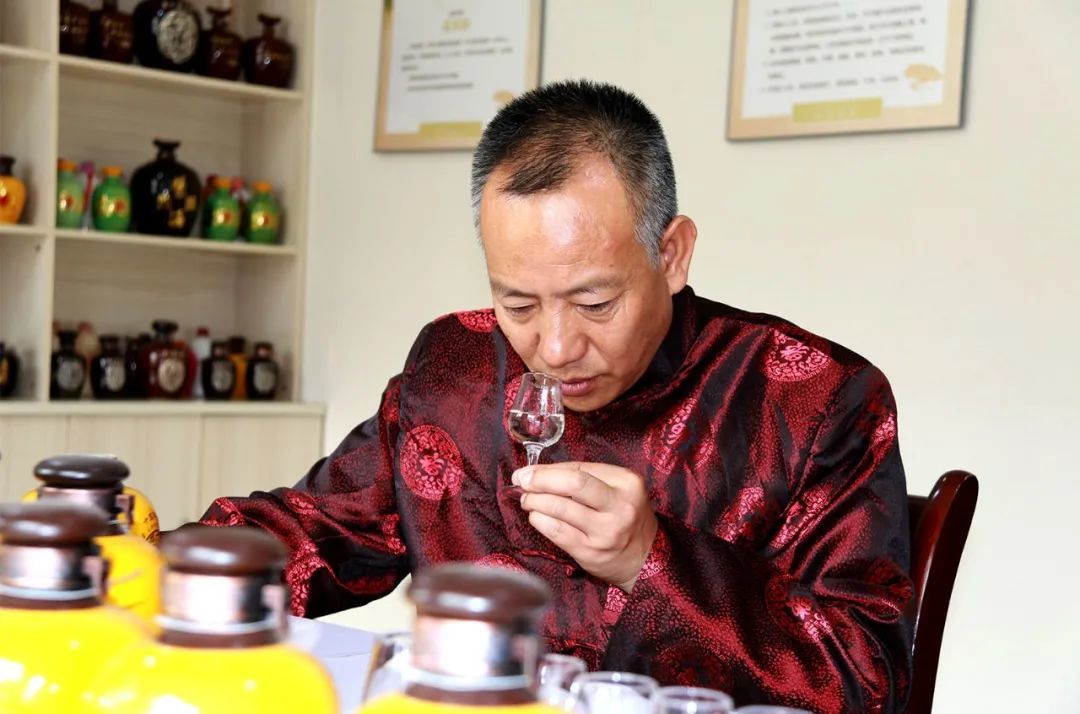 两会明星波波匠酒力推特惠封坛线上线下无界融合抢跑酱酒新周期