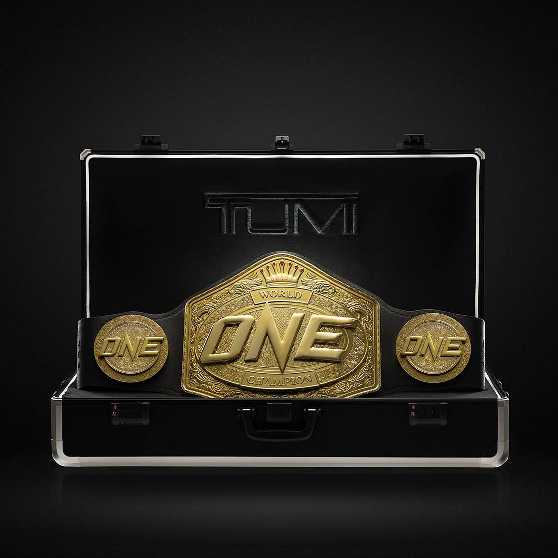 ONE冠军赛宣布与TUMI达成长期合作伙伴关系