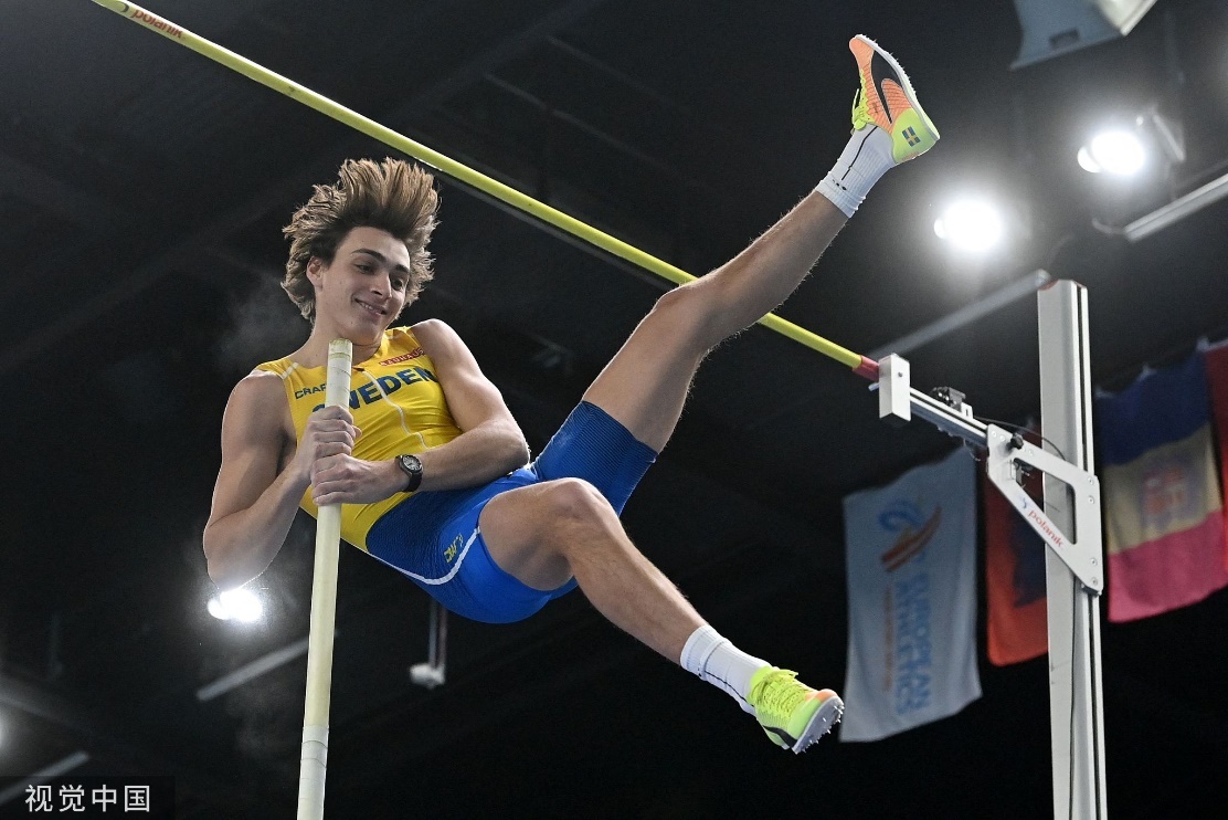 地球上跳的最高的人:拒绝为美国队出战 四次刷新世界纪录