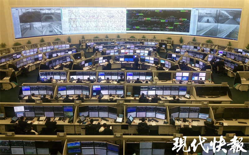 △中国铁路上海局集团有限公司调度指挥中心 许文峰 摄