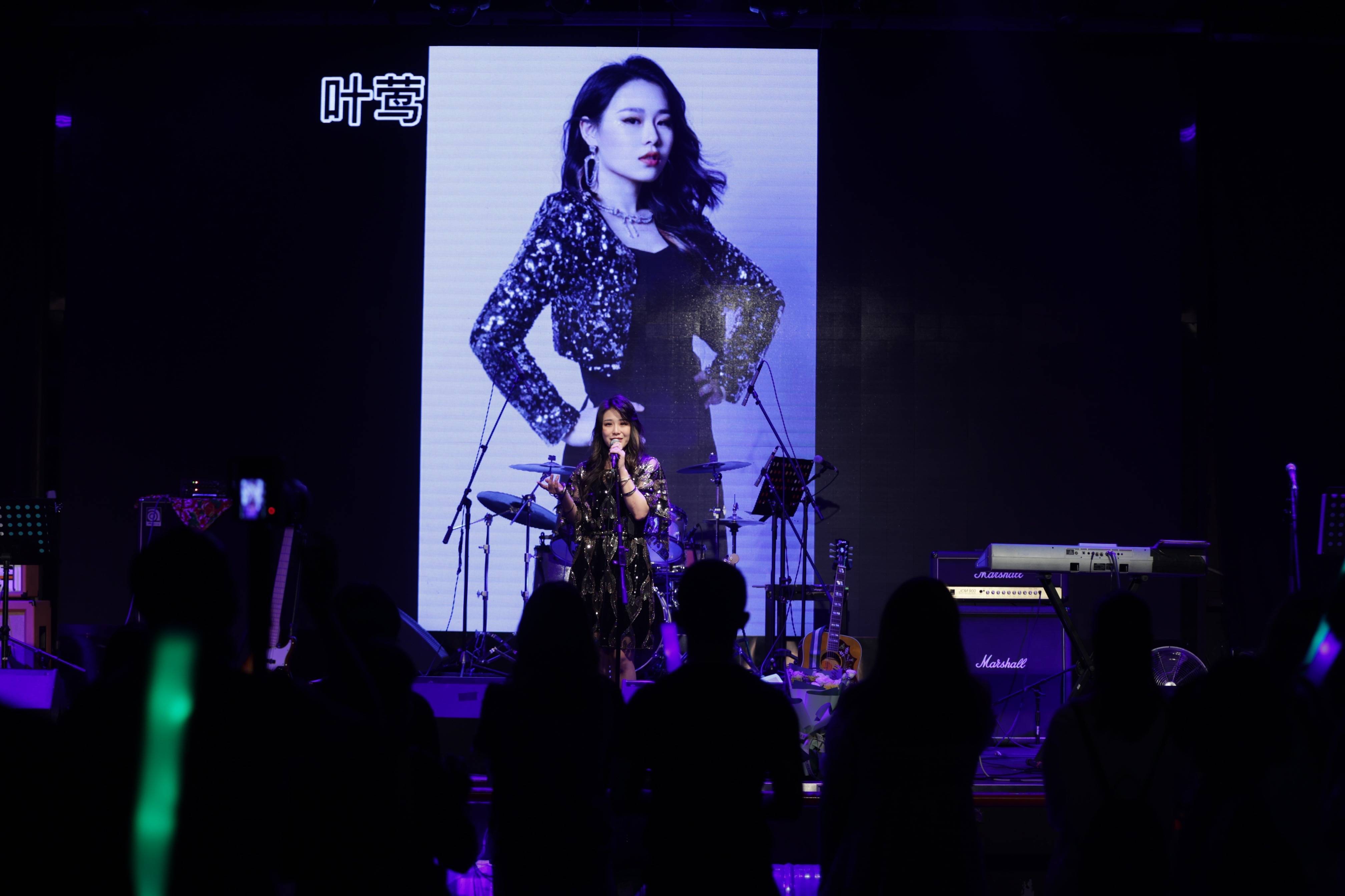 原创歌手叶莺 流行音乐讲师 这是一个热爱唱歌女孩的故事凤凰网宁波_凤凰网