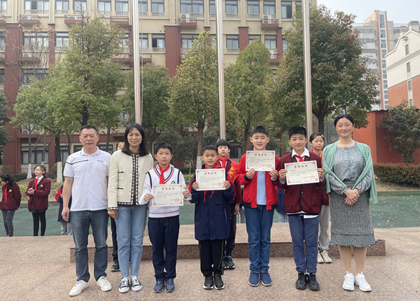 合肥市南国花园小学勇夺庐阳区 上善杯 古诗文大赛特等奖 凤凰网