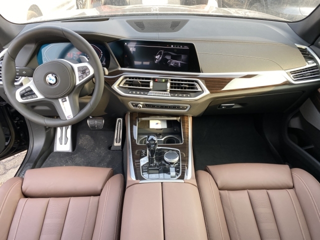 22款宝马x5天津港现车68万售全国