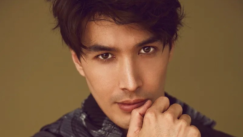 大学毕业后独闯澳洲演员锦荣回忆往事告别科学家父母手里只有1千块