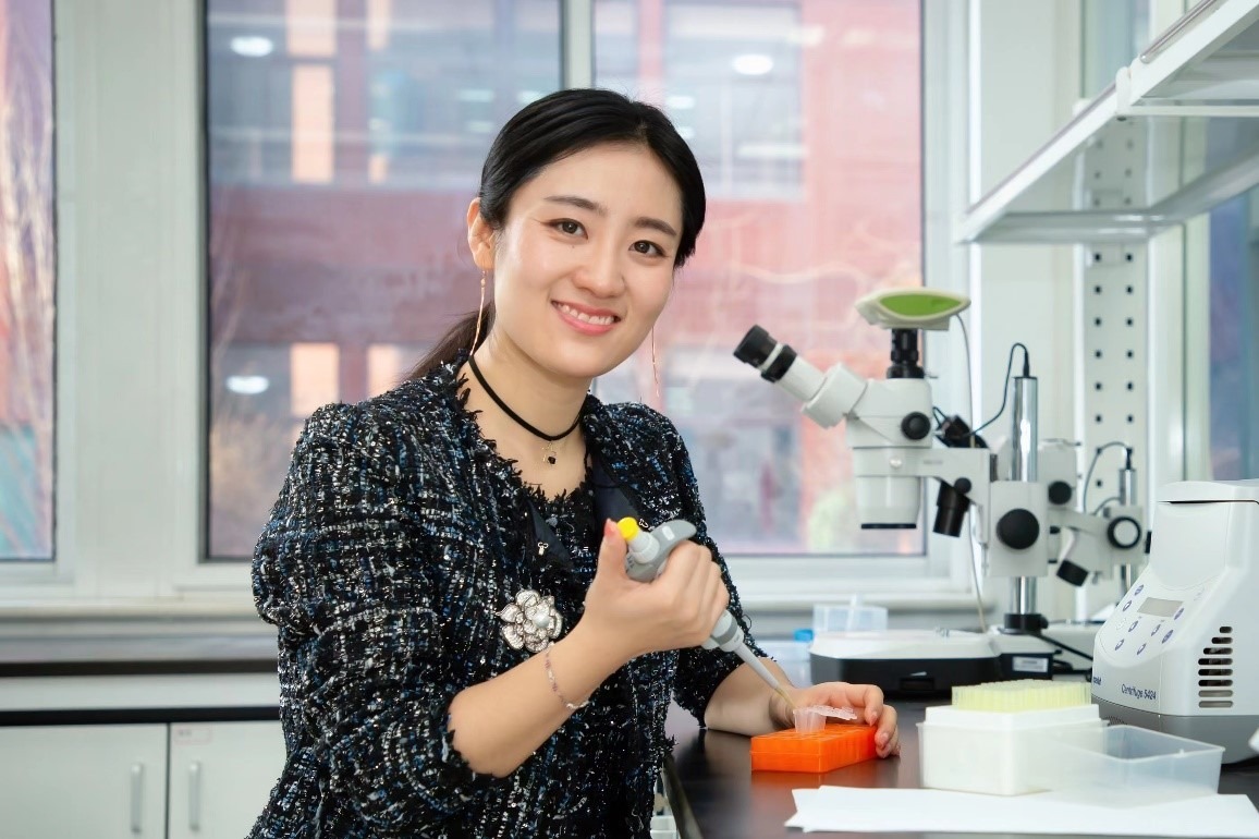 和渊在人大附中的实验室