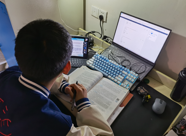 齐心战疫 校园生活线上教学有条不紊